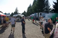 prostor před stanem po přednášce